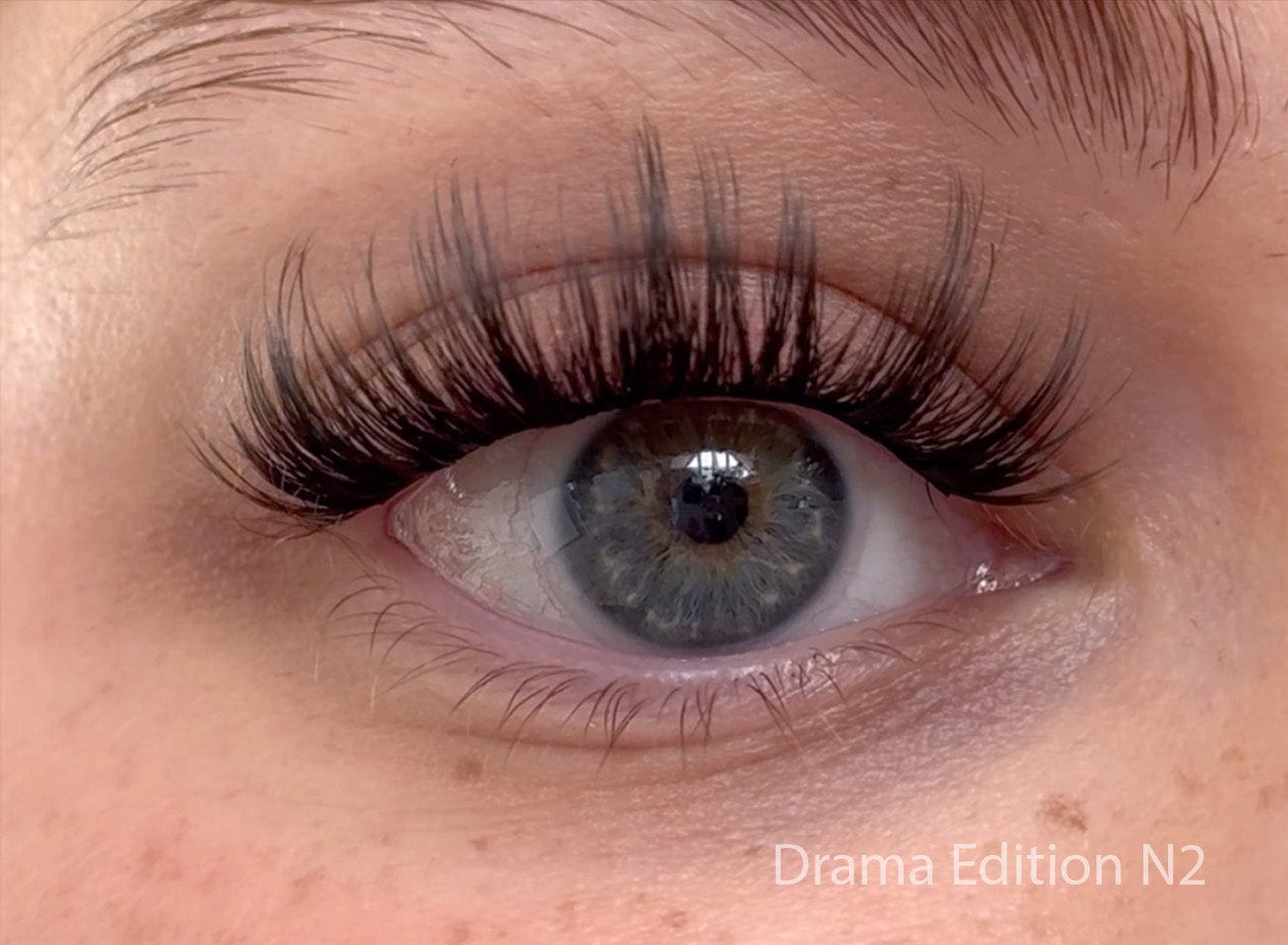 And So It Begins – Drama Edition Wimpern Starter‑Set 5 Styles 12‑17 mm,  inklusive Lash Glue & Remover