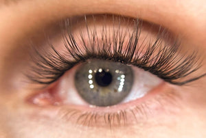GirlGotLashes Flutter Fling - Mini Box